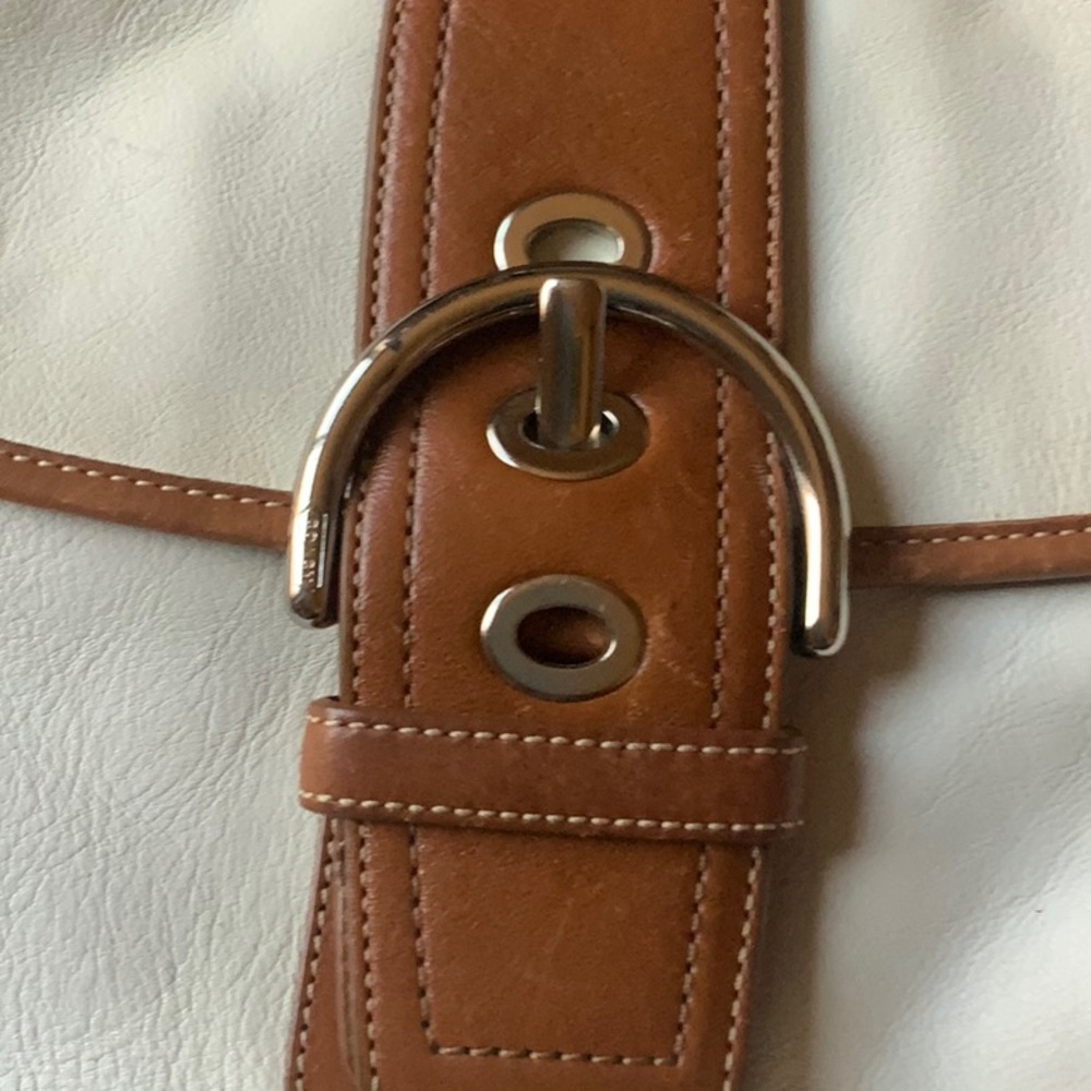 Coach Pebbled Leather Soho Flap Buckle Shoulder Handbag cream No. K0678-F10192 - Picture 5 of 15